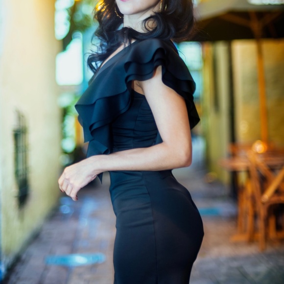 Pretty dress 😍 - Picture 4 of 7